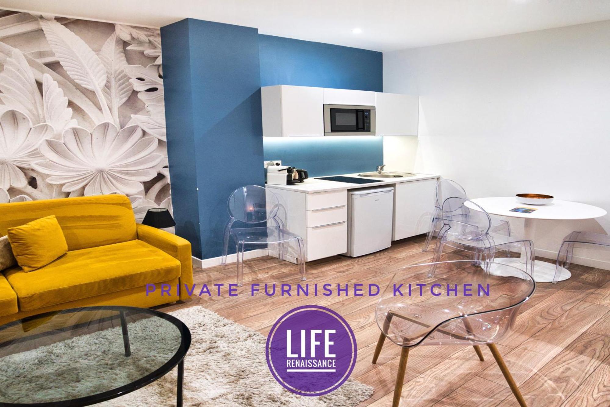 Life Renaissance - New Concept - Place Kléber * Strasbourg